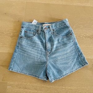 Levi's High Loose Shorts